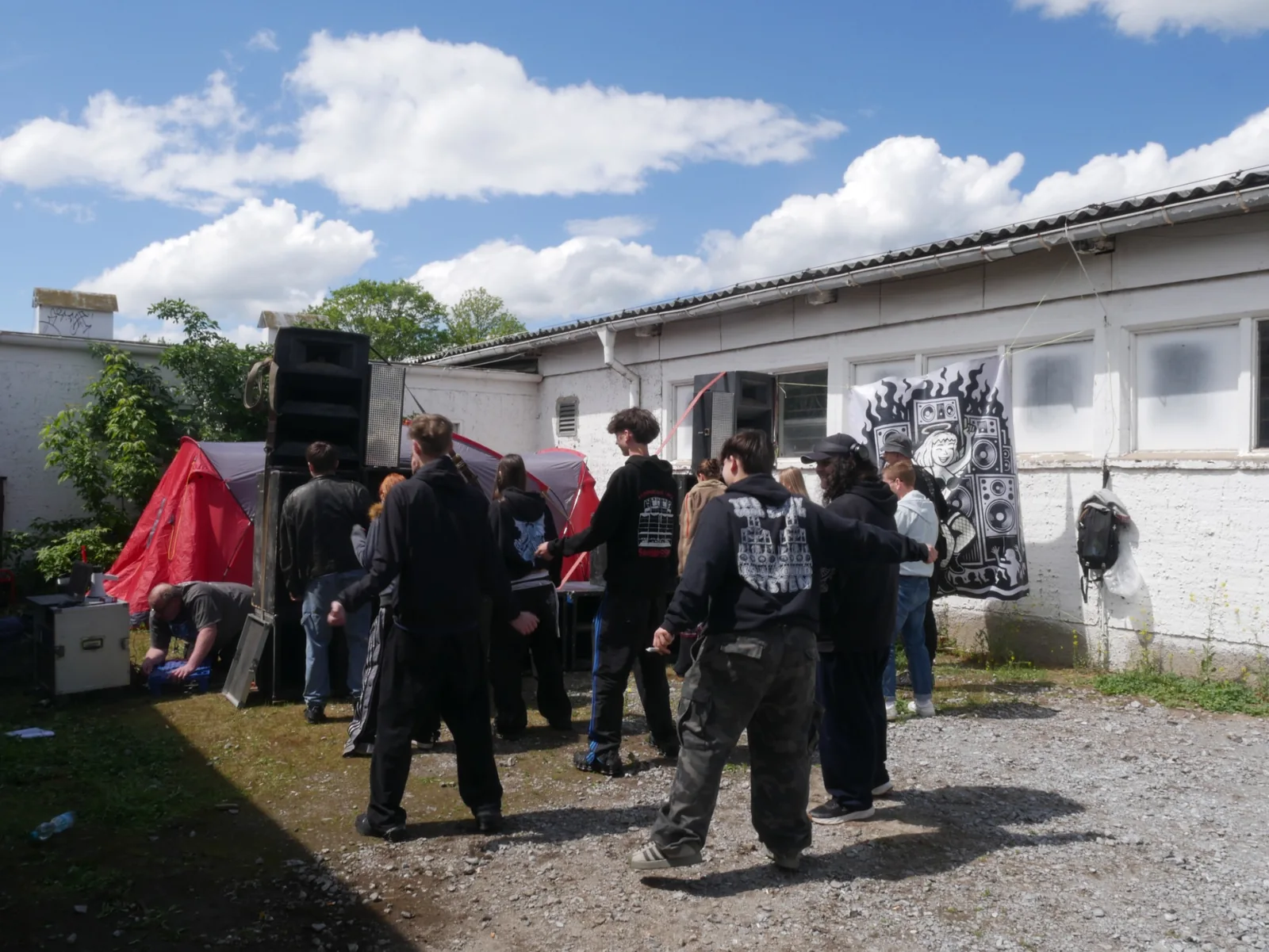 LAURA Soundsystem · courtyard